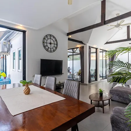 Luxury Pool Villa Pattaya Center C5 - 5 Bedroom